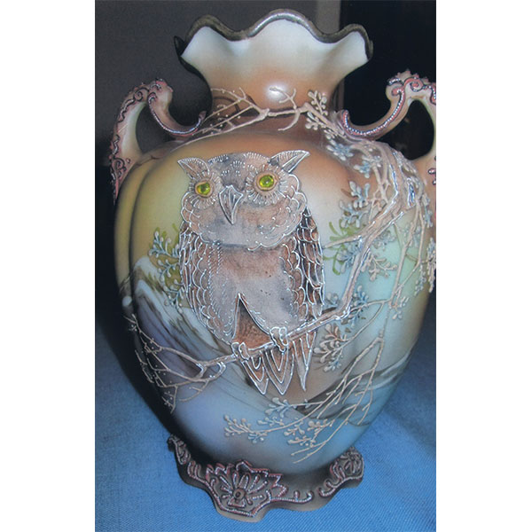 nippon vase with moriage owl